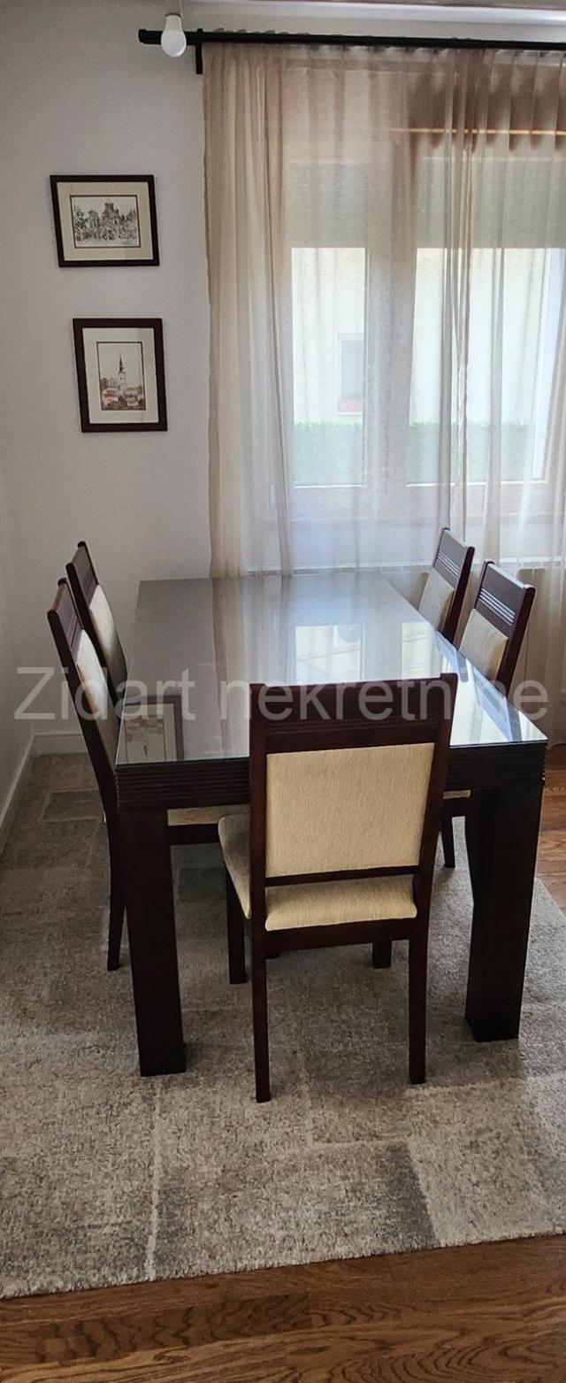 Zemun, Centar, ul. Skadarska, 3. 0, 77. 62m2, prizemlje