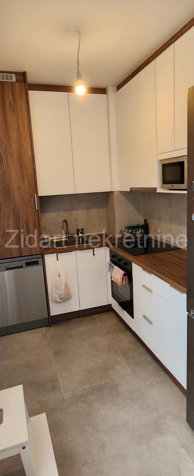 Zemun, Centar, ul. Skadarska, 3. 0, 77. 62m2, prizemlje