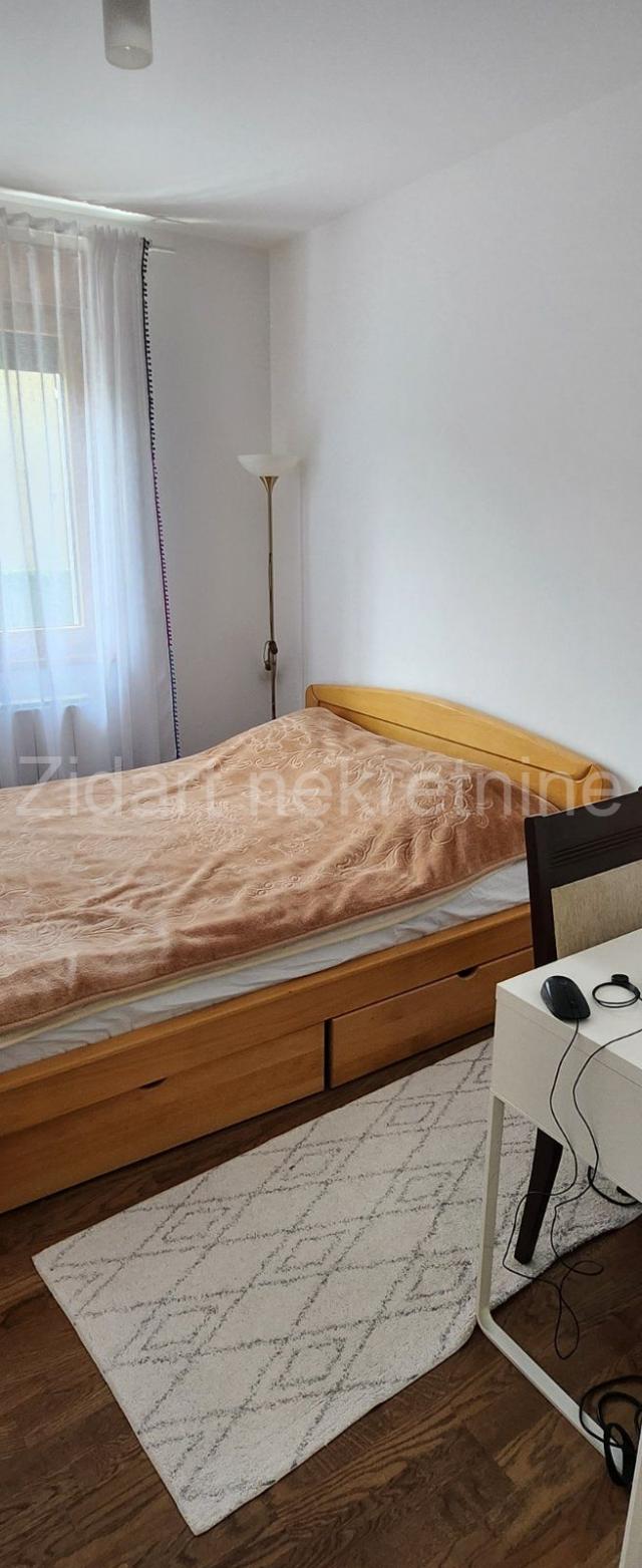 Zemun, Centar, ul. Skadarska, 3. 0, 77. 62m2, prizemlje