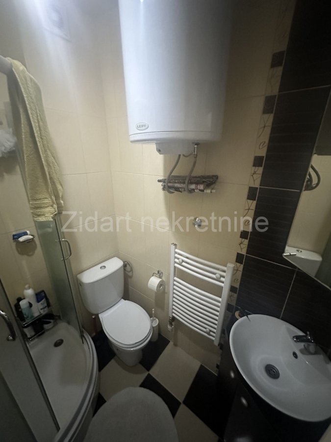 Zemun, Gornji grad, novija gradnja, 72m2