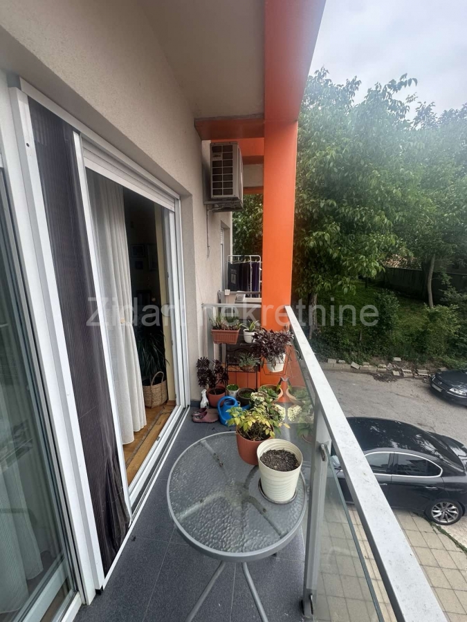 Zemun, Gornji grad, novija gradnja, 72m2