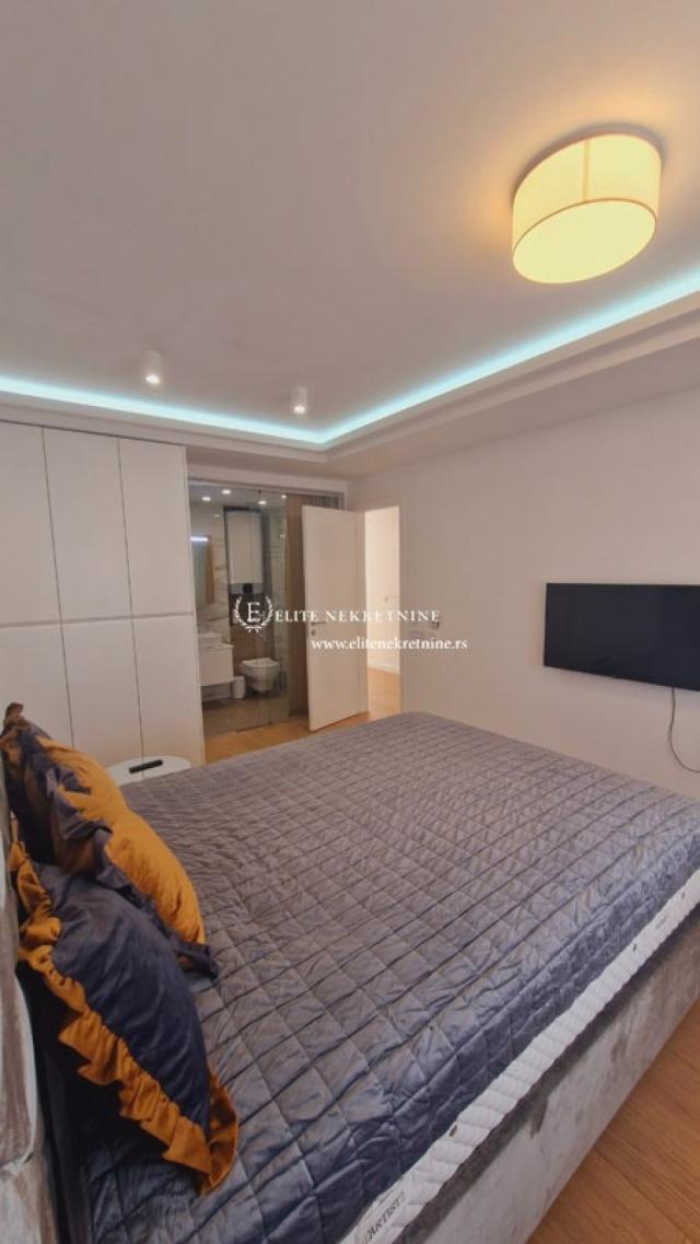 Izdavanje-Petosoban penthouse sa terasom od 85m2, 2 garazna mesta