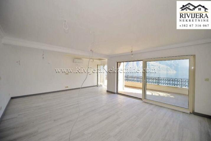 Luxury apartments in a newly built building in Prcanj Kotor