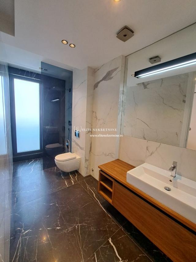 Luksuzan penthouse Vracar, 2 garazna mesta