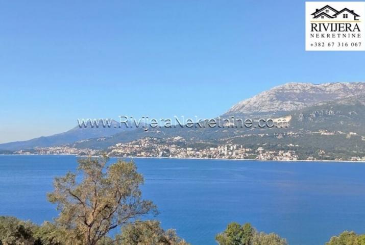 Urbanized plots for sale near sea in Rose peninsula Lustica