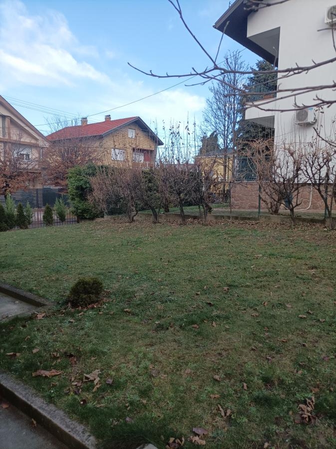 4-etažna stambena kuća, 300m2, Sremska Kamenica