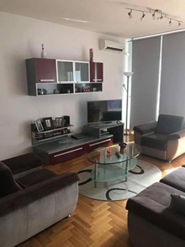 Izdavanje, Stan, 66m2 , Blok 22