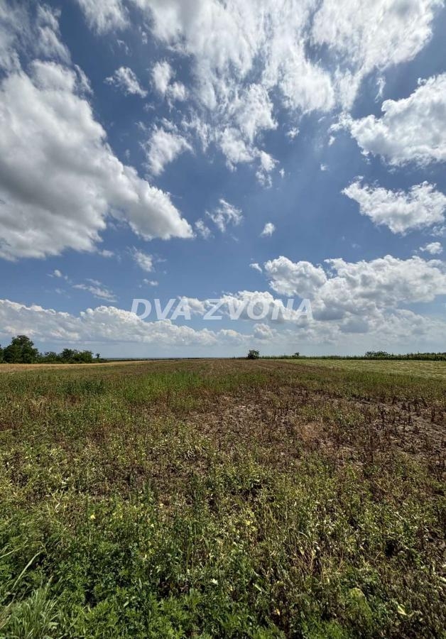 NA PRODAJU PLAC NA BANSTOLU 4451 m2!