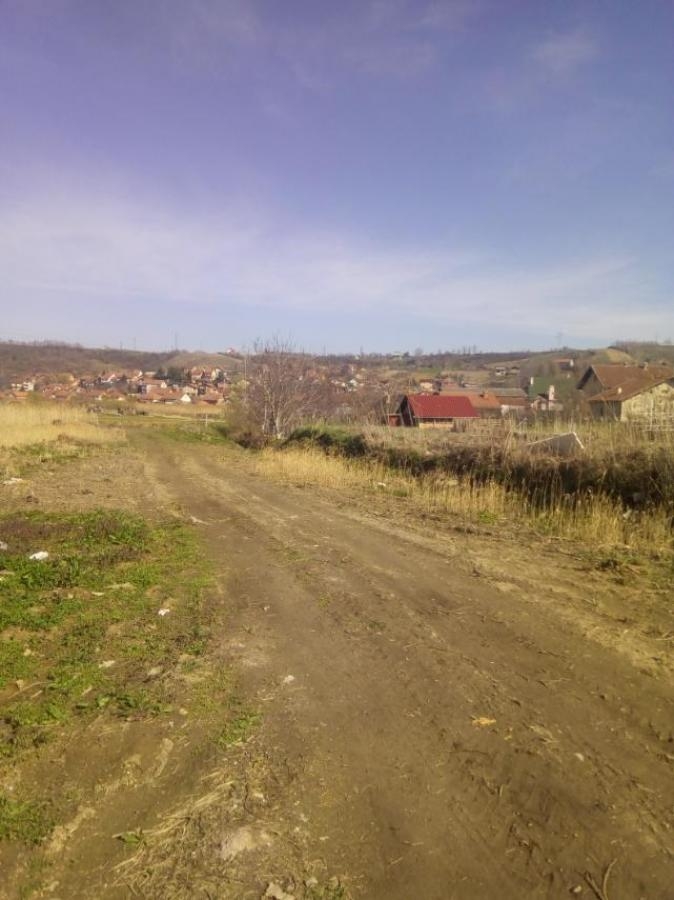 Predivan plac nedaleko od fudbalskog igrališta i doma zdravlja Bukovac