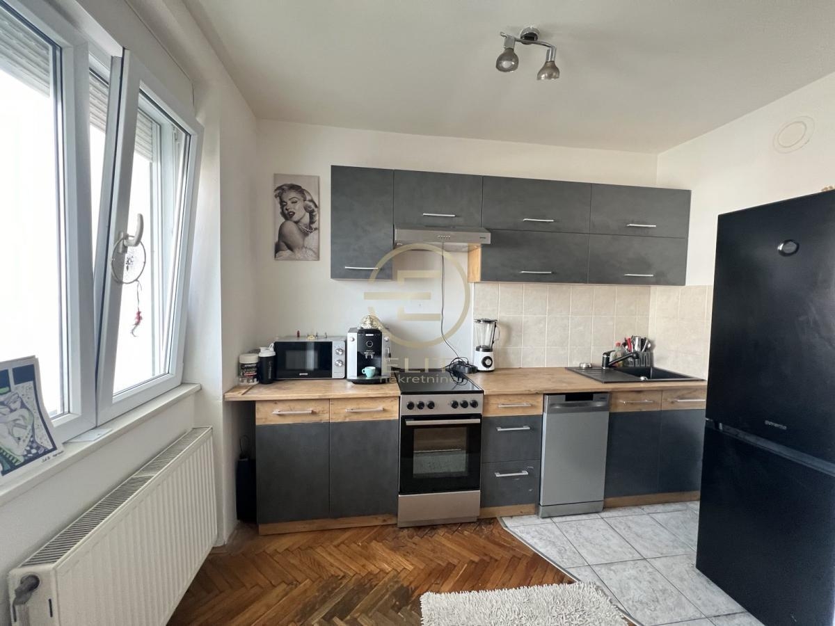 Četvorosoban Duplex 96m2 + 10m2 terasa, Povoljno!