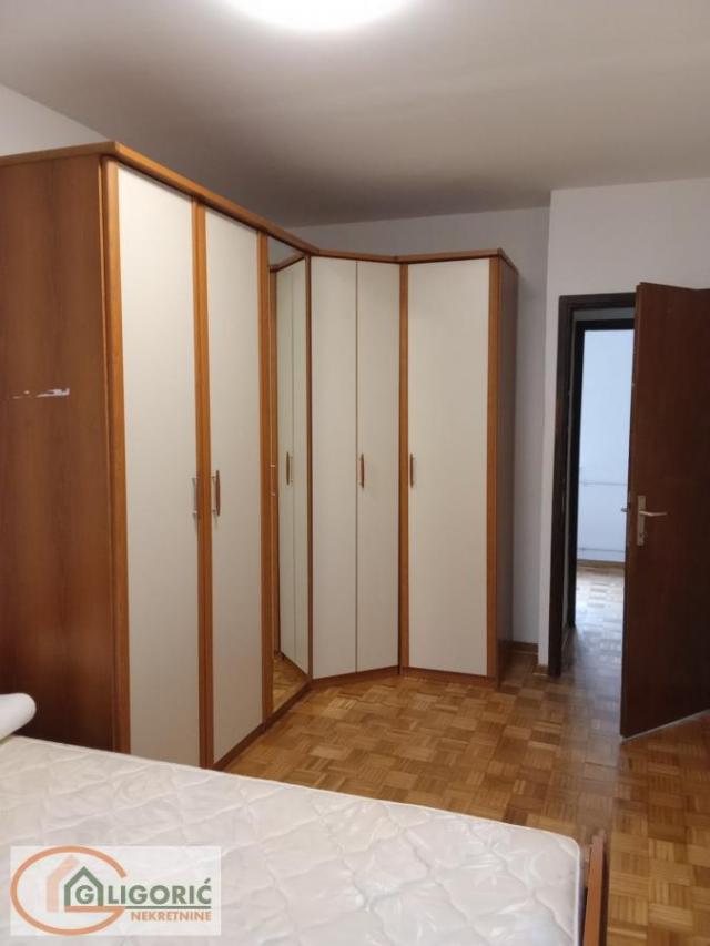 Troiposoban stan 84m2+26m2 terasa - Uknjižen