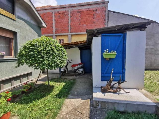 Legalized, habitable house in Tabane settlement