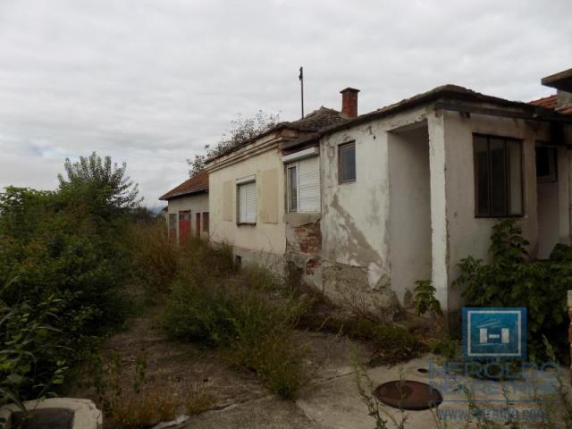 Unfinished house for sale in Ćuprija