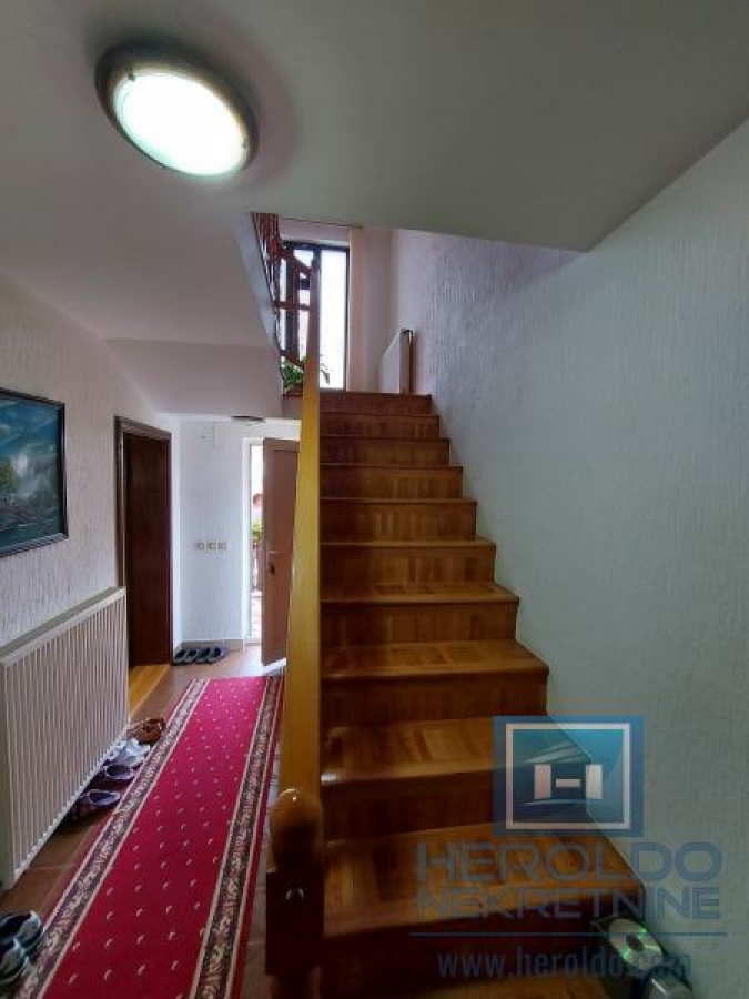 Two houses with a total area of 198m2 on a plot of 8a in the village of Rakitovo