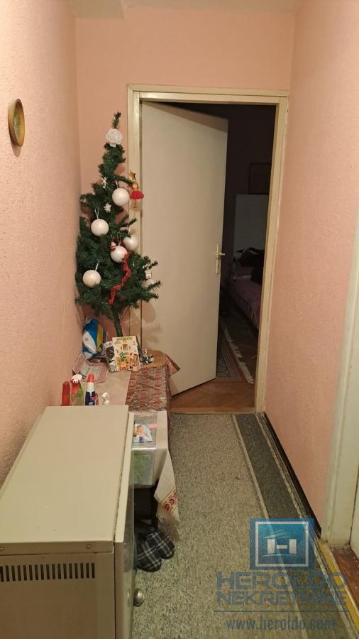 Comfortable furnished two-room apartment in Pivara