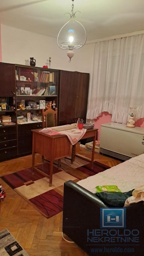 Comfortable furnished two-room apartment in Pivara