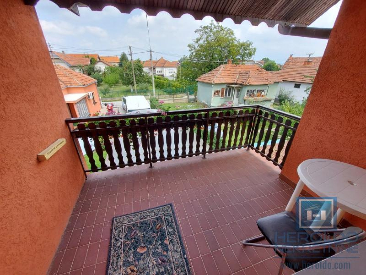 Two houses with a total area of 198m2 on a plot of 8a in the village of Rakitovo