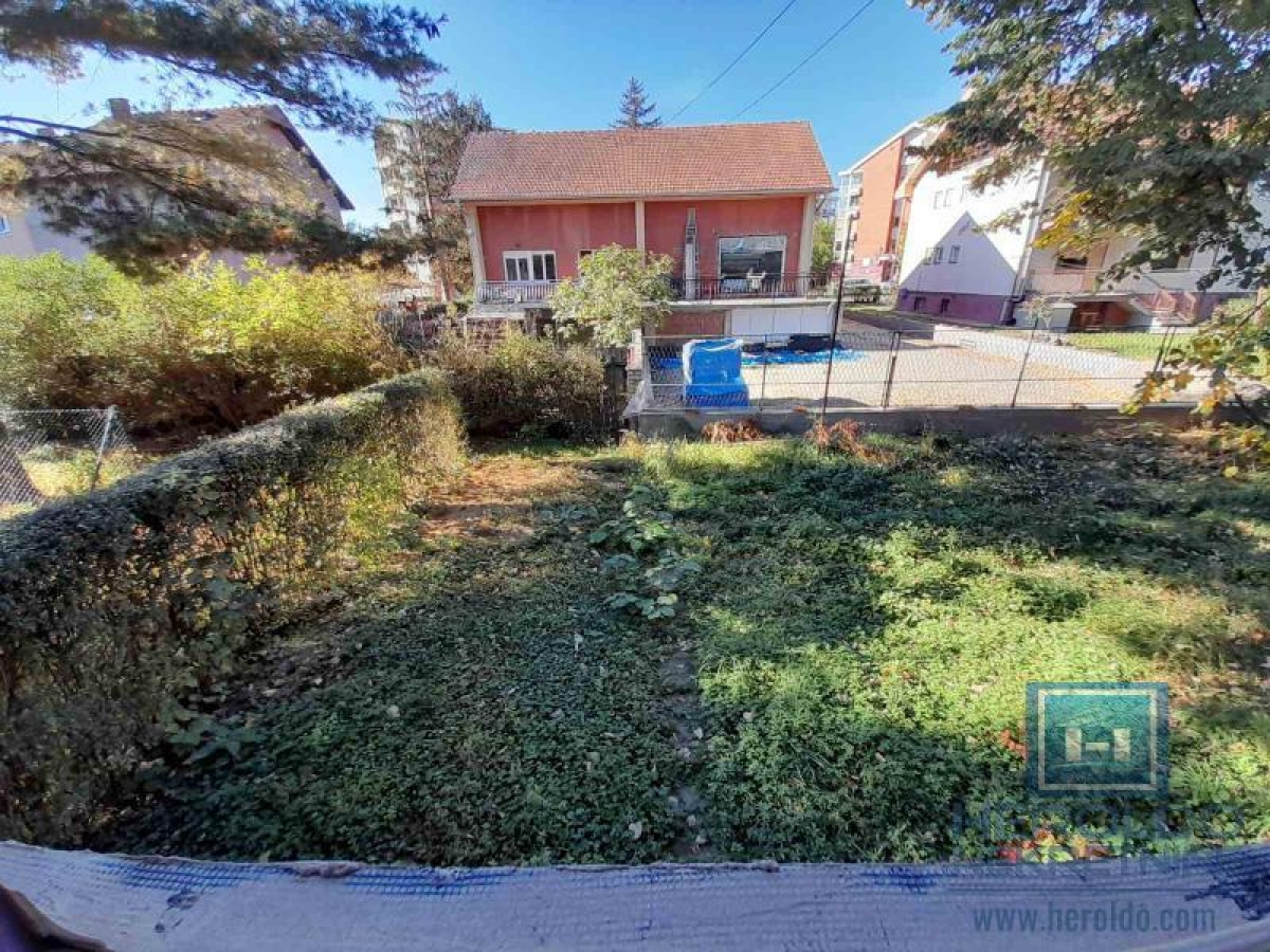 Two-room apartment with a yard, Strelište