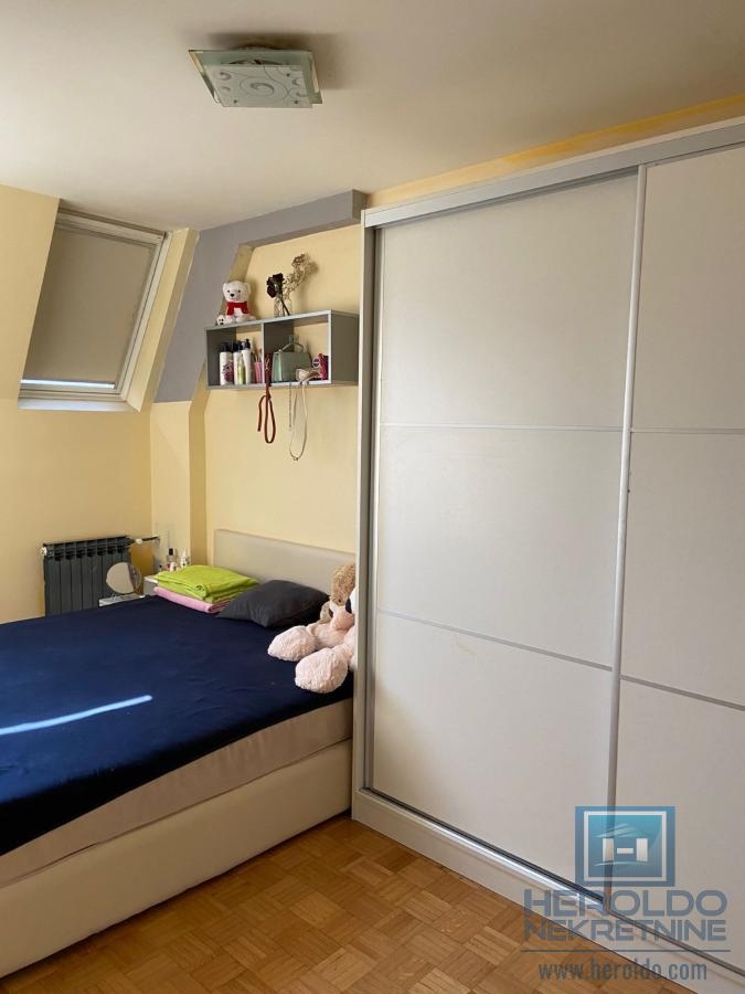 Two-room renovated apartment in the first zone of the city center