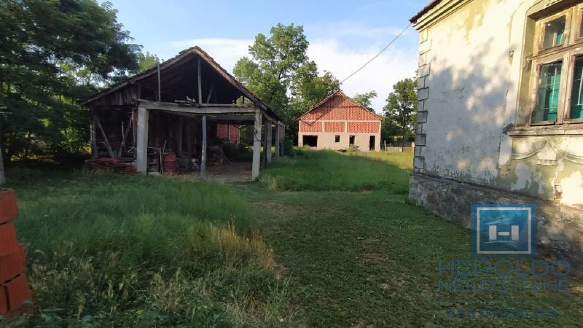 Prelepo, veliko seosko domaćinstvo sa 73 ara okućnice