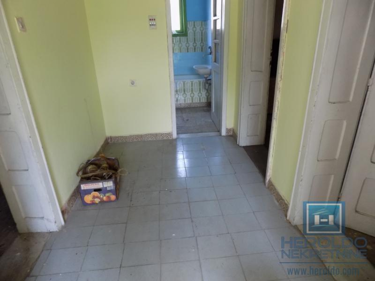 A one-story house for sale in Ćuprija on a plot of 9 ares