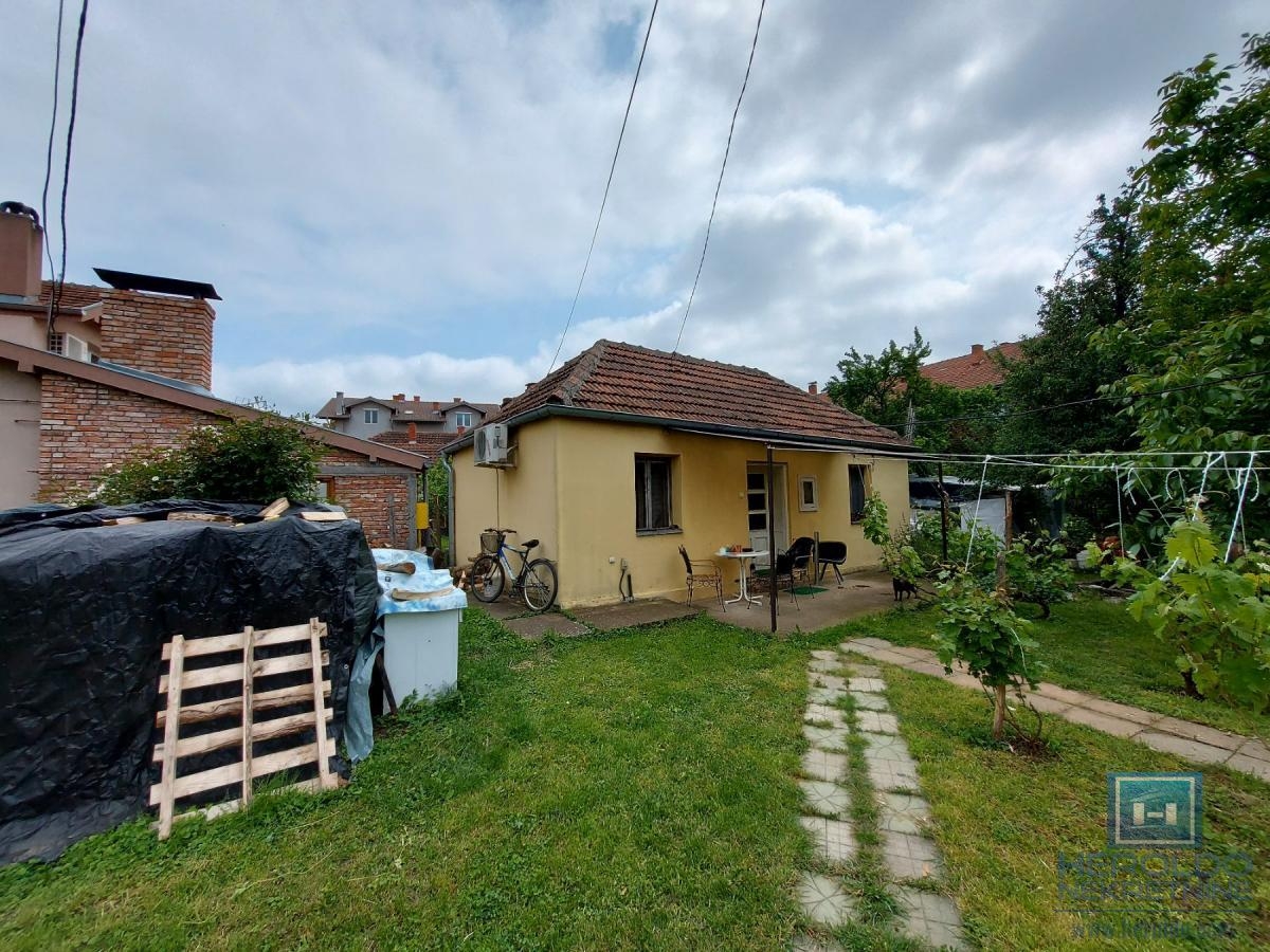 A smaller house near the Aqua Park