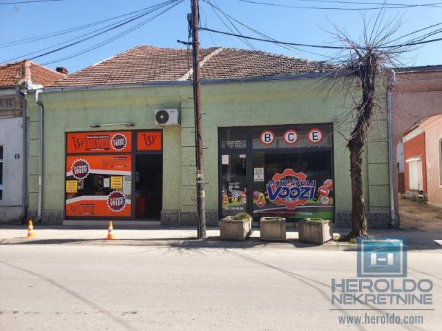 Shop with a shop window, Levač