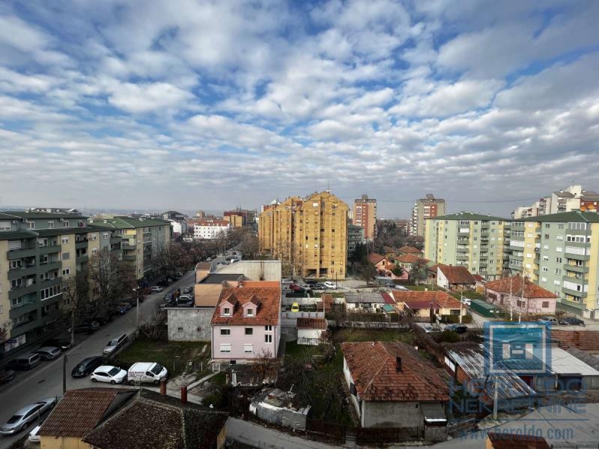 Fenomenalan četvorosoban stan u centru Jagodine