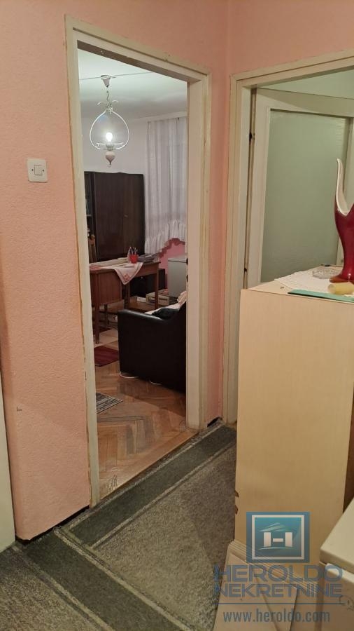 Comfortable furnished two-room apartment in Pivara