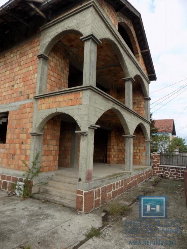 Unfinished house for sale in Ćuprija