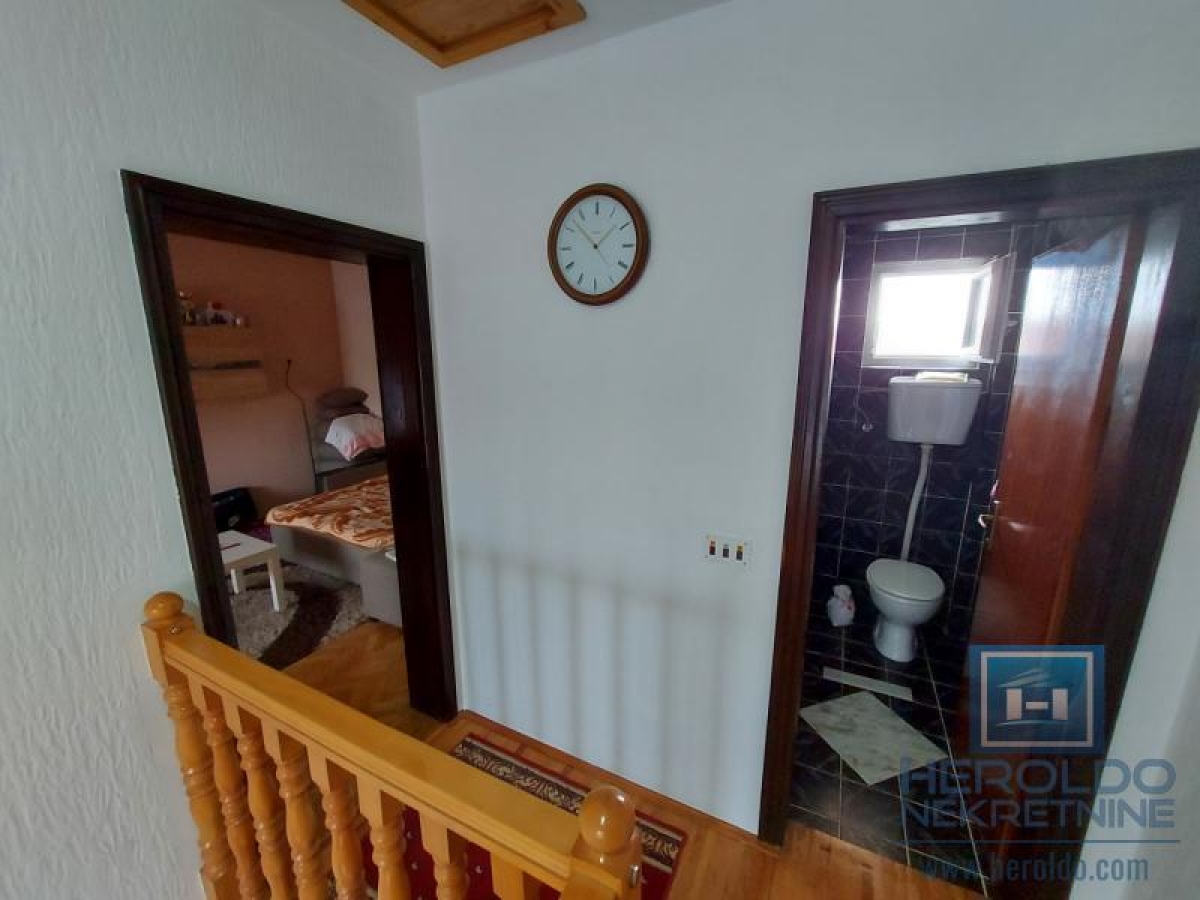 Two houses with a total area of 198m2 on a plot of 8a in the village of Rakitovo