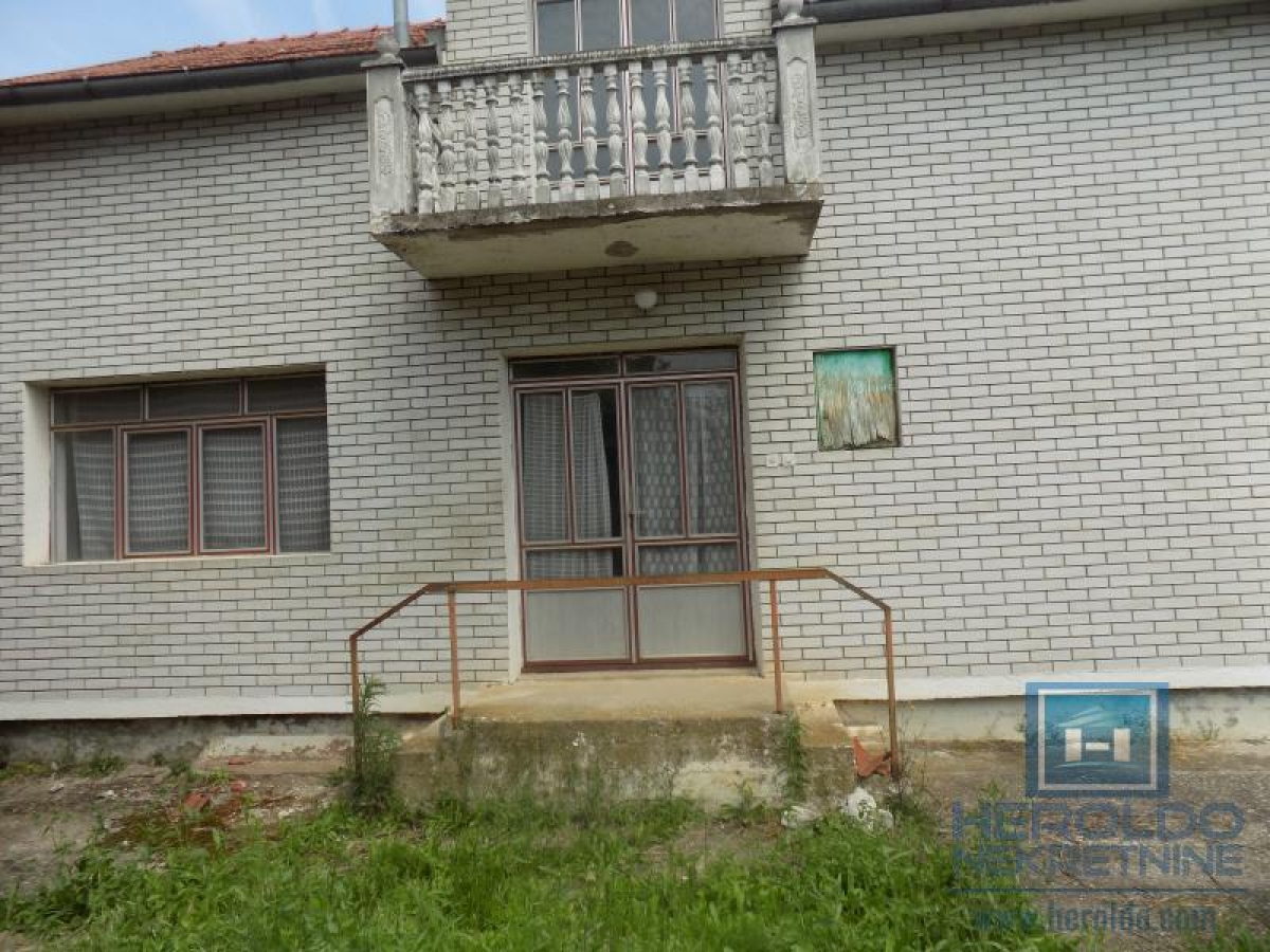 A one-story house for sale in Ćuprija on a plot of 9 ares