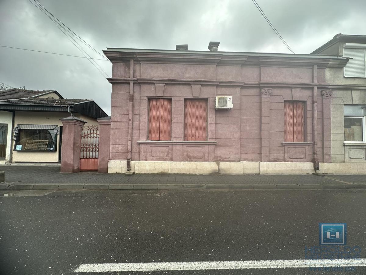 Na prodaju kuća sa lokalom u strogom centru grada