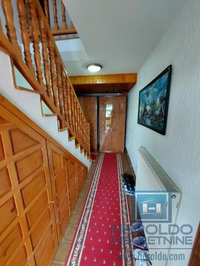 Two houses with a total area of 198m2 on a plot of 8a in the village of Rakitovo