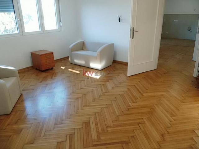 Centar-Dušanova, 90m2, poslovni prostor