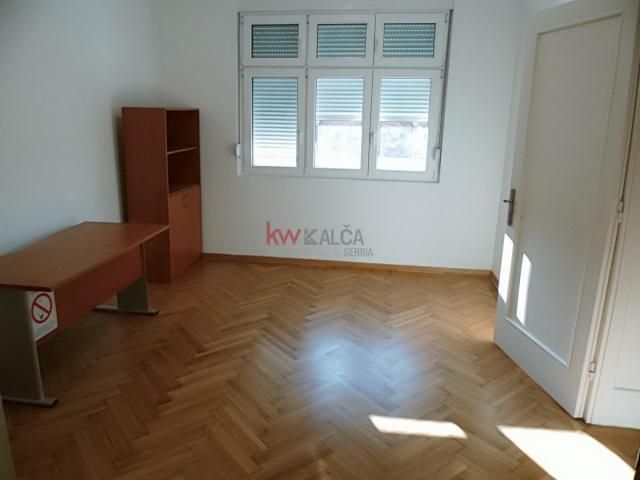 Centar-Dušanova, 90m2, poslovni prostor