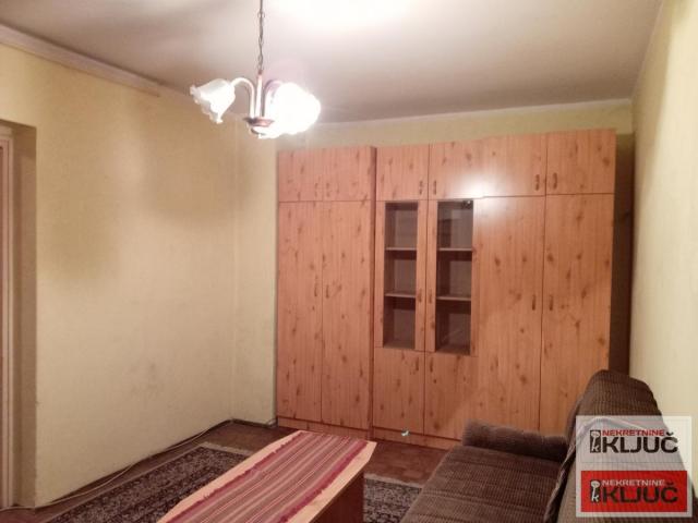 DETELINARA, 32 m2, Jednosoban, Visoko prizemlje