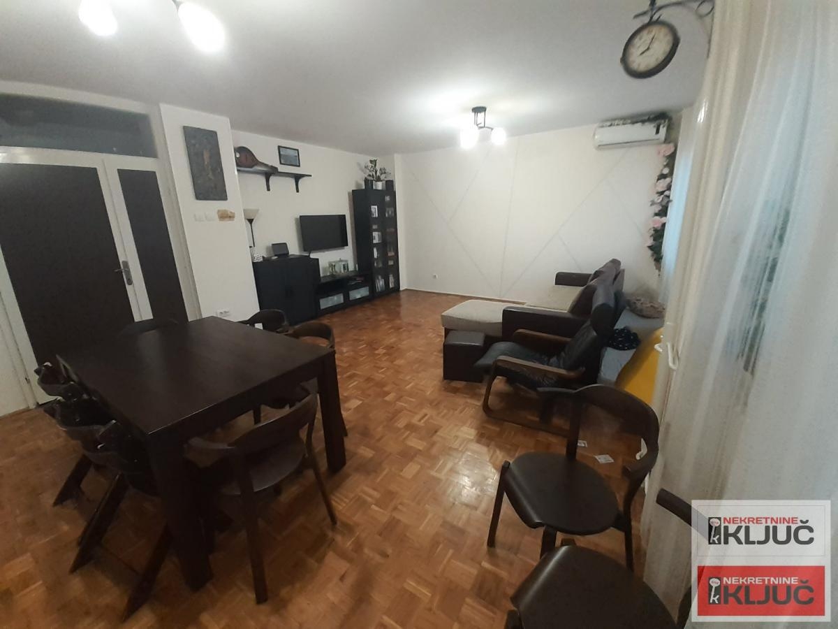 SOCIJALNO, 75 m2, Dvoiposoban, Renoviran