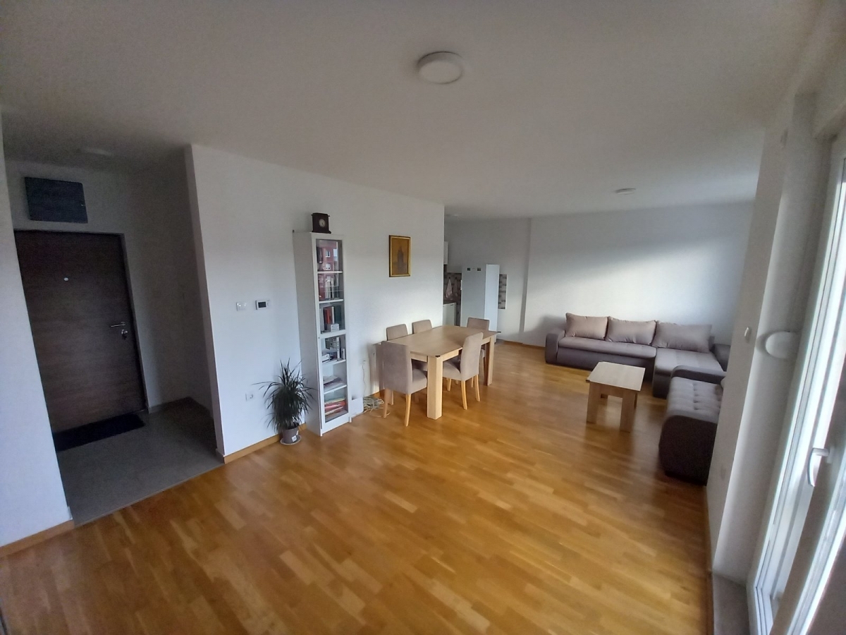 PETROVARADIN, 93 m2, 158000€