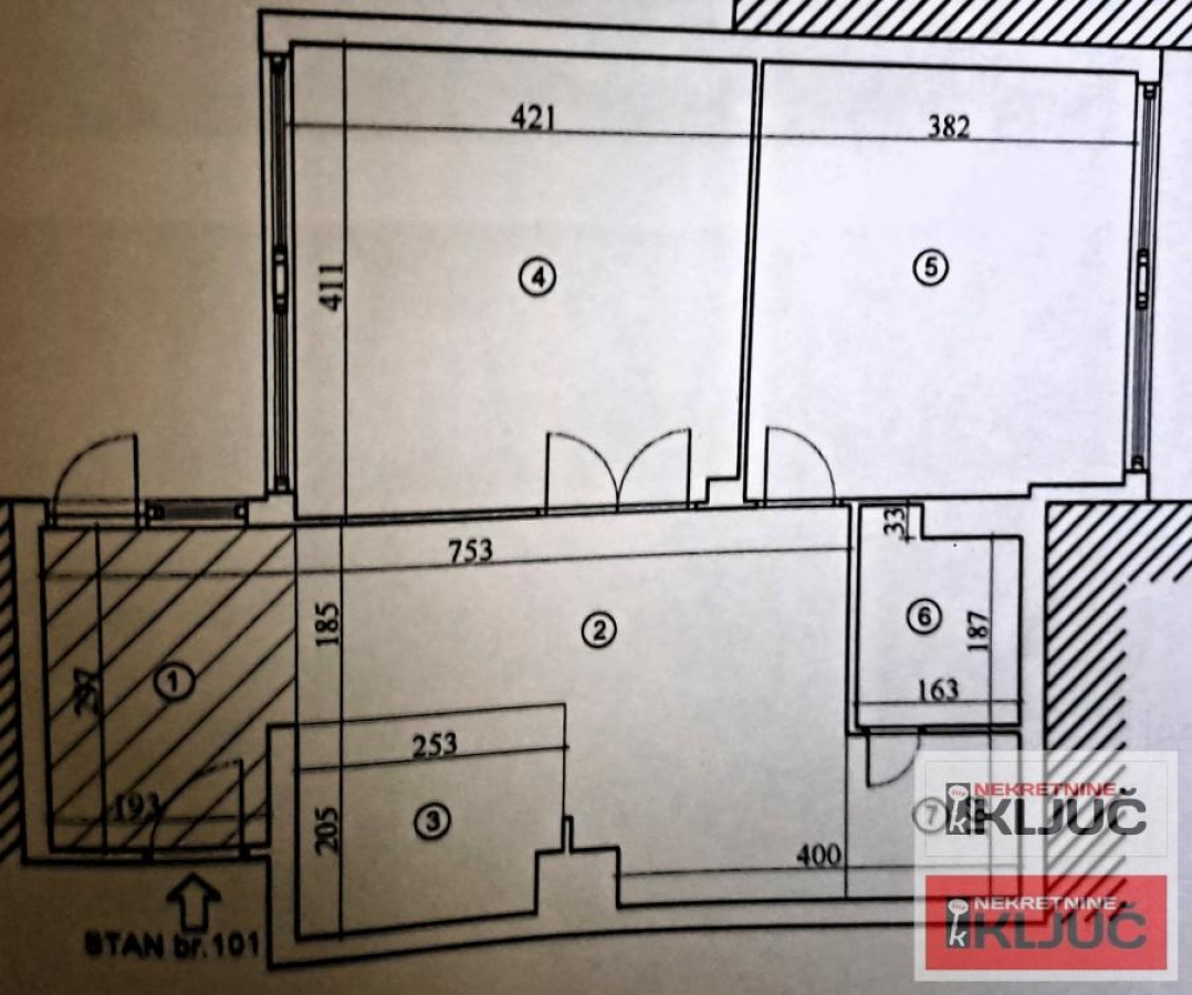 NOVO NASELJE, 65 m2, Trosoban, RENOVIRAN