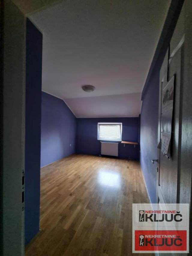 PETROVARADIN, 103 m2, Četvorosoban-Duplex