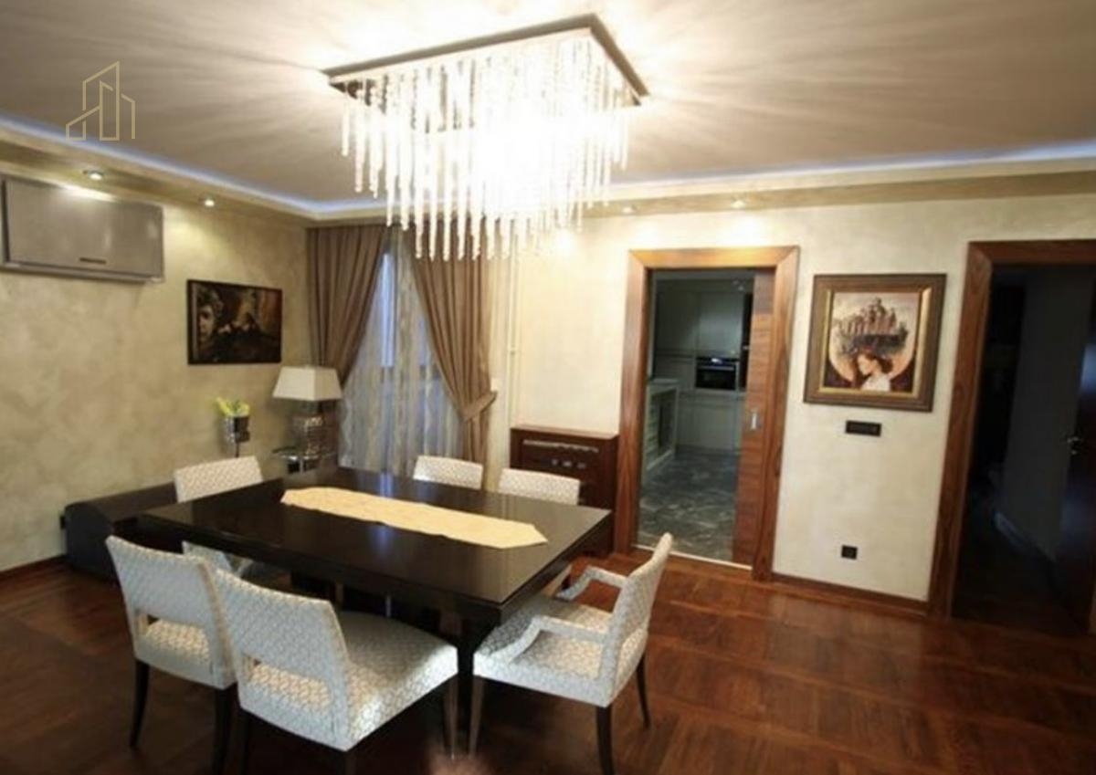 luxury 4-room apartment on Vračar