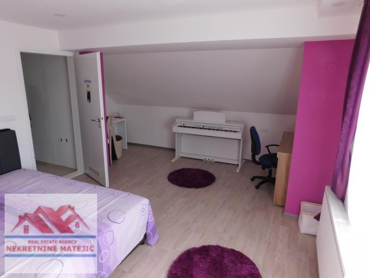 KUĆA, NOVOGRADNJA, 350 M2+5, 5 ARI PLACA, ĆAVA, CENA – 145. 000 E