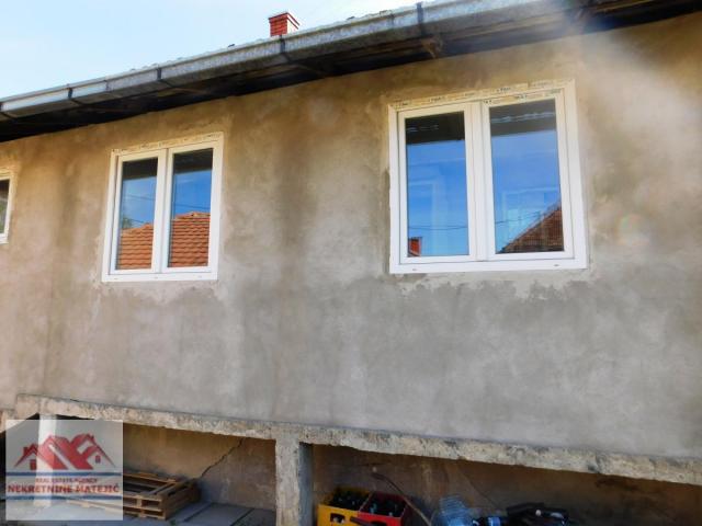 KUĆA 83M2 PIVARA, 6 ARI PLACA, 93000 E