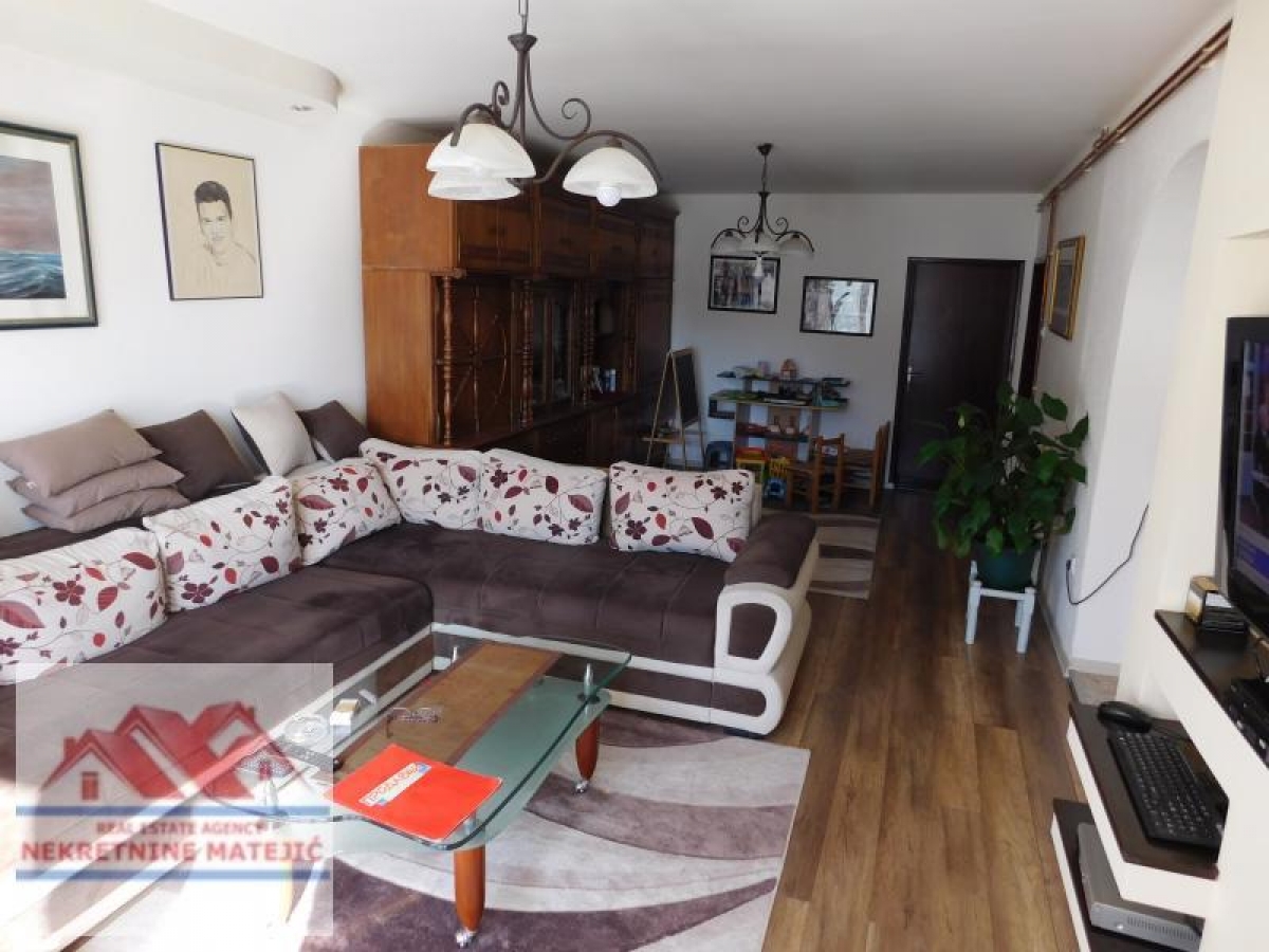 KUĆA, NOVOGRADNJA, 350 M2+5, 5 ARI PLACA, ĆAVA, CENA – 145. 000 E