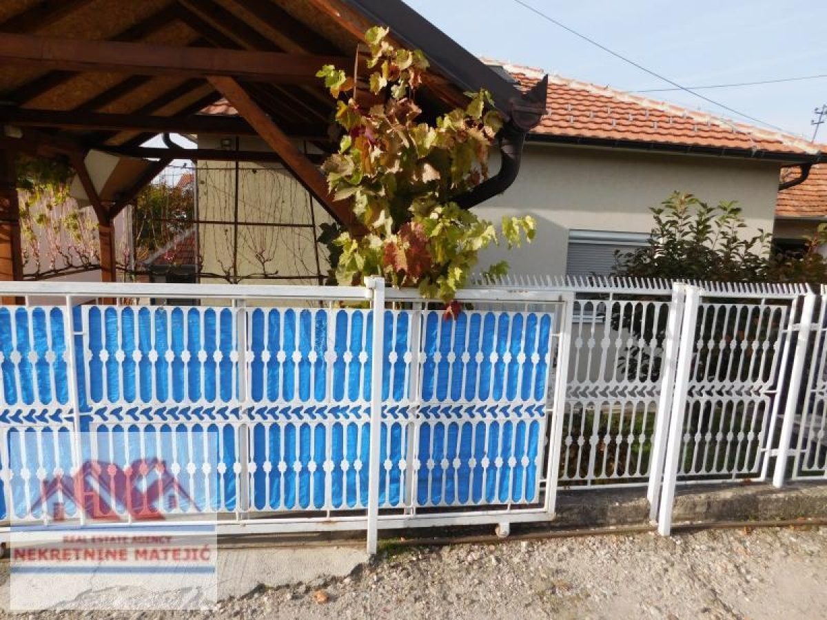 KUĆA 160M2 NOVOGRADNJA+5, 4 ARA PLACA-BRESNICA --150. 000 E