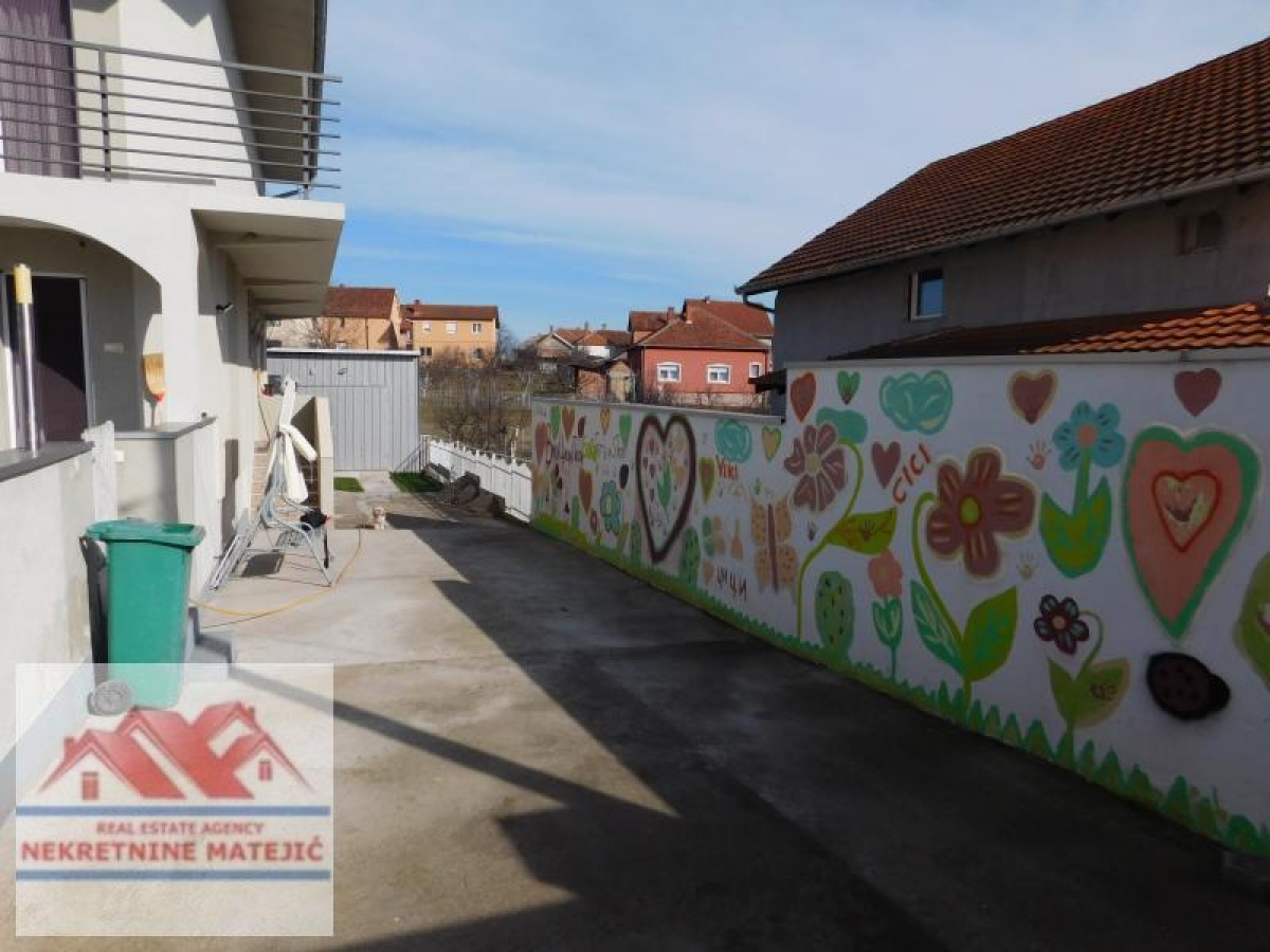 KUĆA, NOVOGRADNJA, 350 M2+5, 5 ARI PLACA, ĆAVA, CENA – 145. 000 E