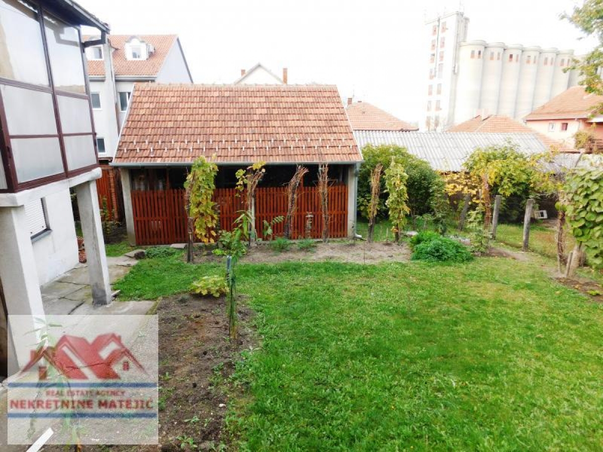 KUĆA 160M2 NOVOGRADNJA+5, 4 ARA PLACA-BRESNICA --150. 000 E