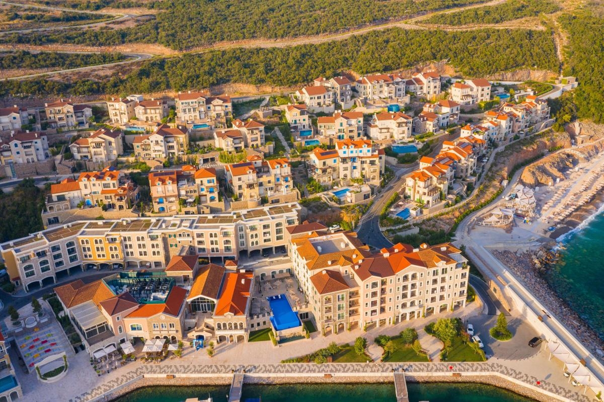 JASMIN RESIDENCES U NOVOM MARINA VILLAGEU, UVALA LUŠTICA