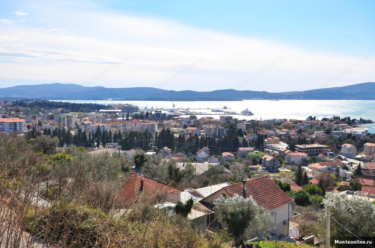 KAMENA VILA SA PANORAMSKIM POGLEDOM NA ZALIV U TIVTU